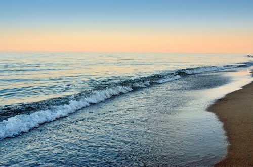 MAKE OFFER!! STUNNING PROPERTY JUST ONE LOT BACK FROM THE BEACH IN MAGNOLIA BEACH, TEXAS. $199/MONTH!